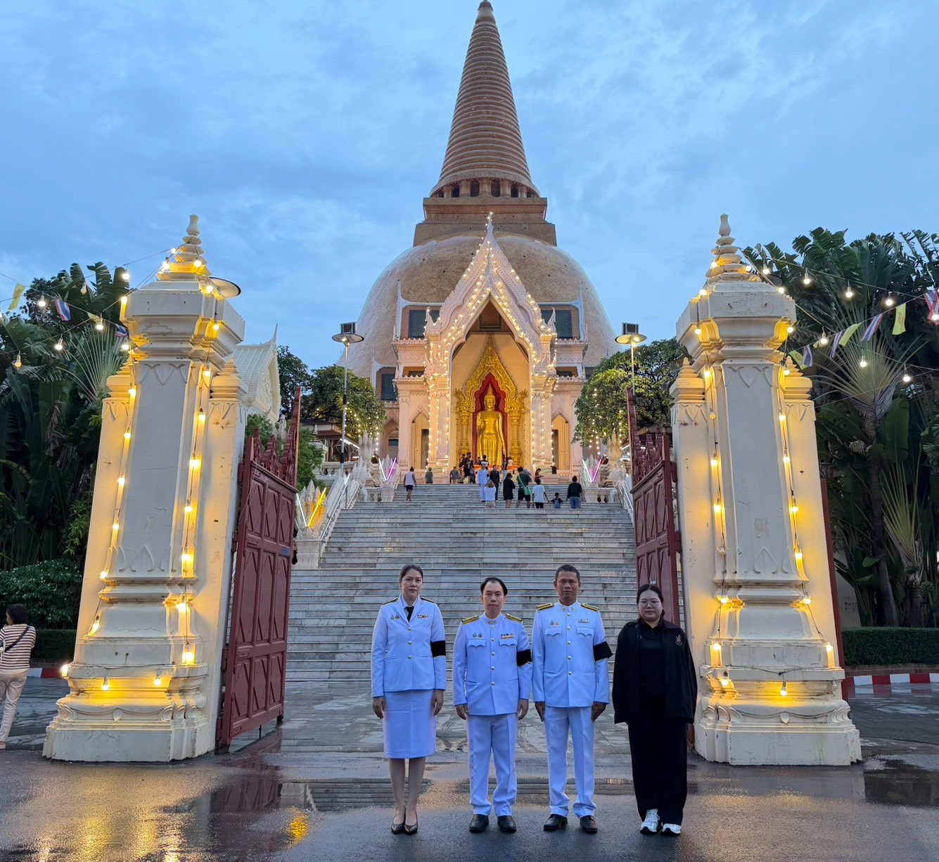title - ส.ป.ก.นครปฐม เข้าร่วมพิธีบำเพ็ญกุศลปัญญาสมวาร (50 วัน) เพื่ออุทิศถวายพระกุศลแด่ สมเด็จพระเจ้าลูกเธอ เจ้าฟ้าพัชรกิติยาภา นเรนทิราเทพยวดี กรมหลวงราชสาริณีสิริพัชร มหาวัชรราชธิดา
